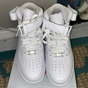 Air Force 1 Mid